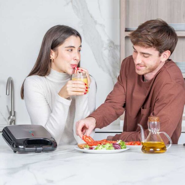 ⁦טוסטר לחיצה 750W משולב גריל + כריכים בגימור Stainless Steel⁩ – תמונה ⁦6⁩