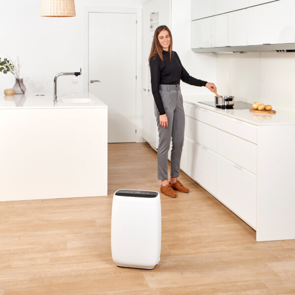 ⁦מסנן ומטהר אוויר עם פילטר משולש - 38W דגם BXAP350E מבית BLACK&DECKER⁩ – תמונה ⁦5⁩